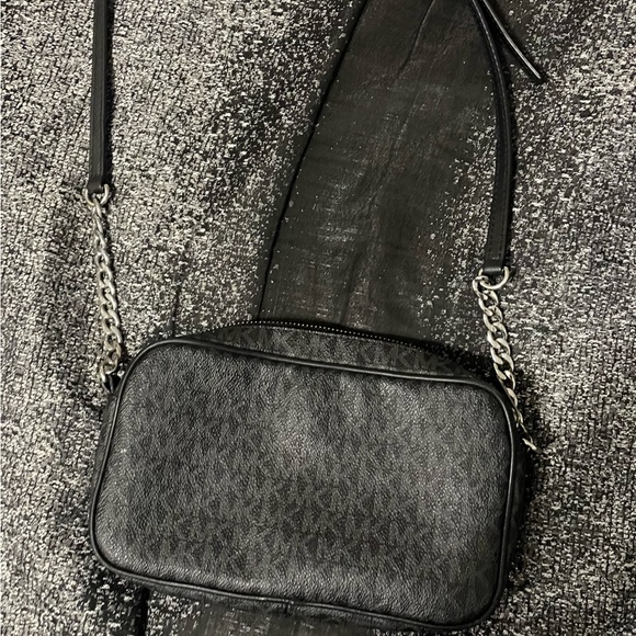 Michael Kors mini purse - Picture 2 of 2